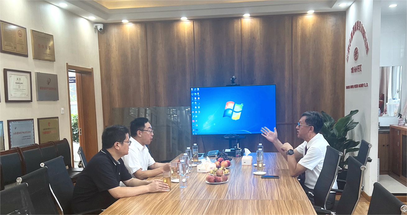 索通發(fā)展股份有限公司董事長朗光輝蒞臨山東華鵬精機股份有限公司參加指導(dǎo)